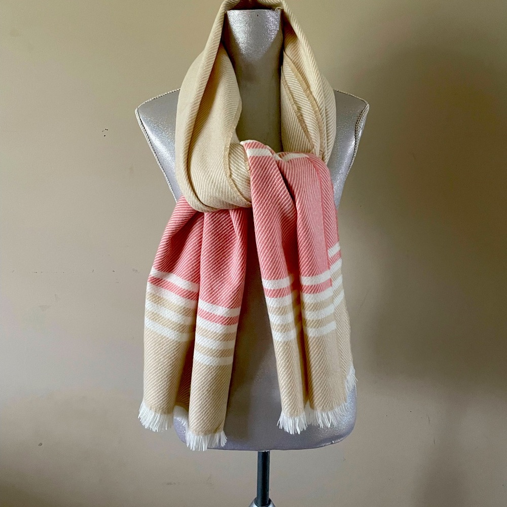 Gap scarf/shawl NWT